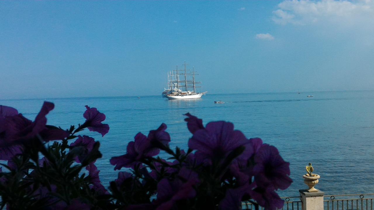 Joanna Studio Flat Giardini Naxos Eksteriør bilde